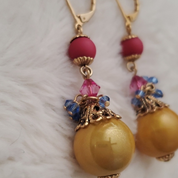 Cache Drop Earrings NWOT! - Picture 3 of 8